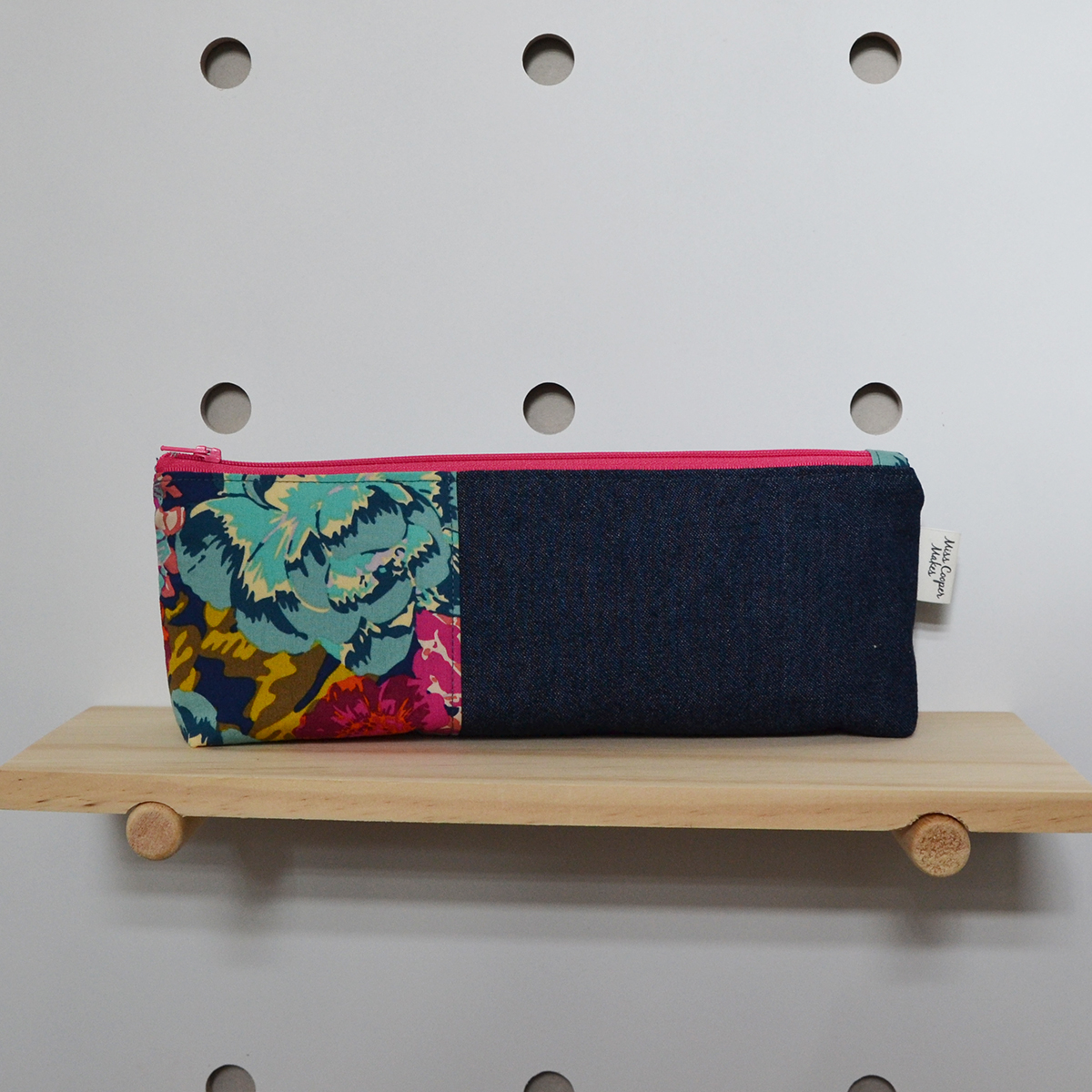 Prism / Triangle Zip Pouch - Boho Flowers